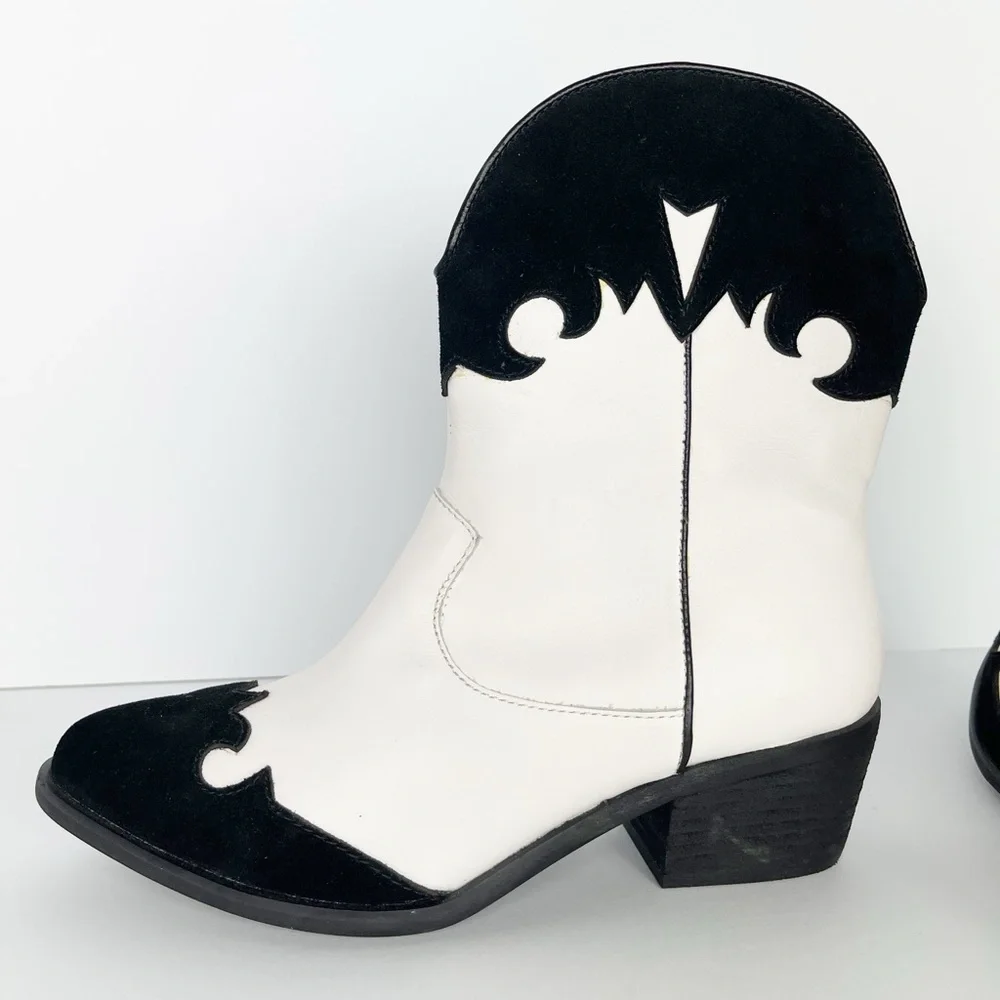 Dingo Black and White Ankle Booties - Picture 8 of 12